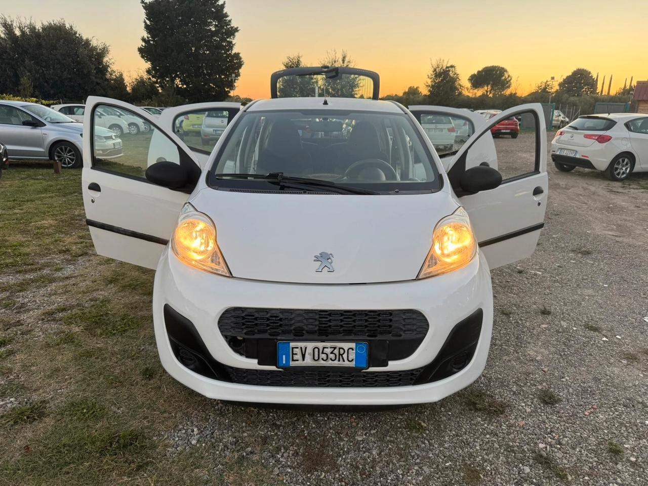 Peugeot 107 1.0 5 porte del 2014 SOLO 136.000 KM