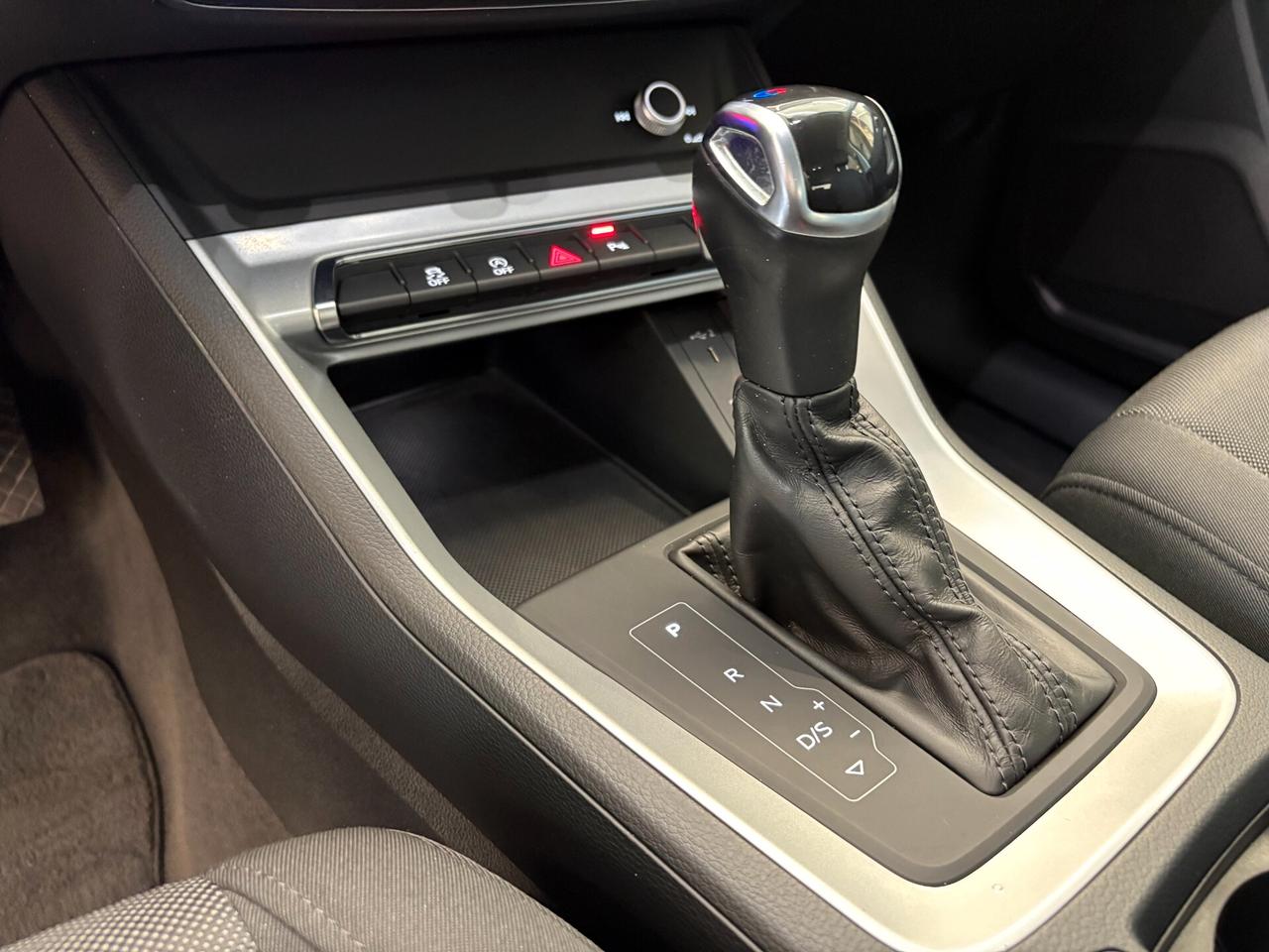 Audi Q3 35 TDI quattro S tronic Business