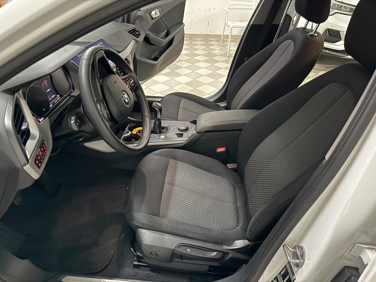 Bmw 116 116d 5p. Business Advantage