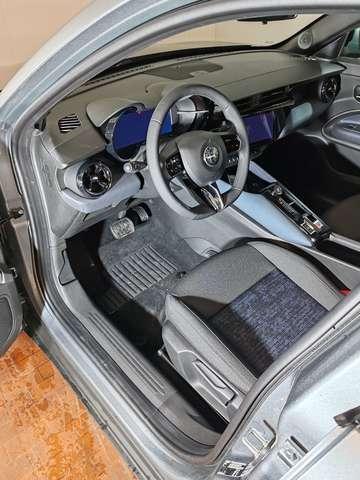 Alfa Romeo Junior 1.2 Hybrid 48V 145cv Edct6