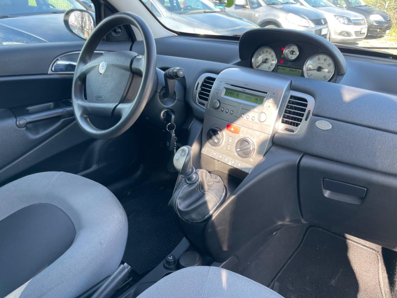 Lancia Ypsilon 1.2 16V Argento