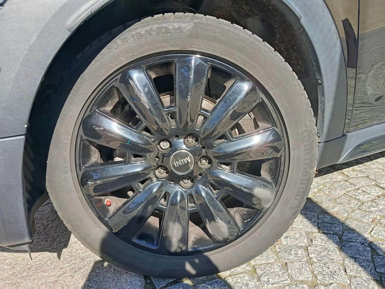 Mini Cooper Countryman Baker Street Edition #9408