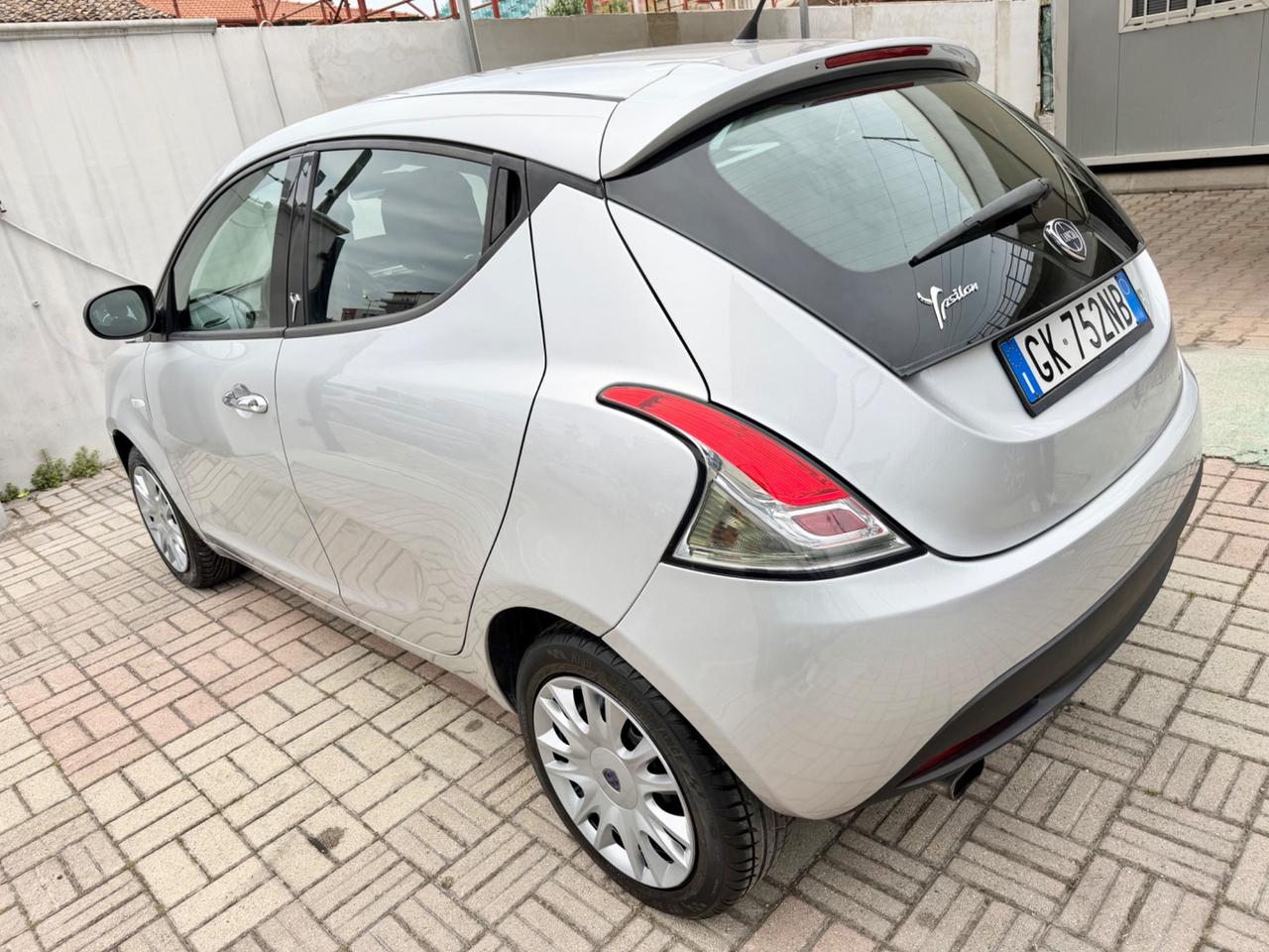 Lancia Ypsilon 1.2 Silver