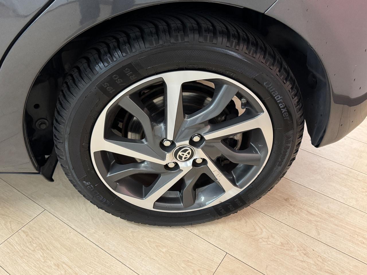 Toyota Yaris 1.5 Hybrid 5P Style-Tetto-Unipro-Garantita24mesiToyota-Permute