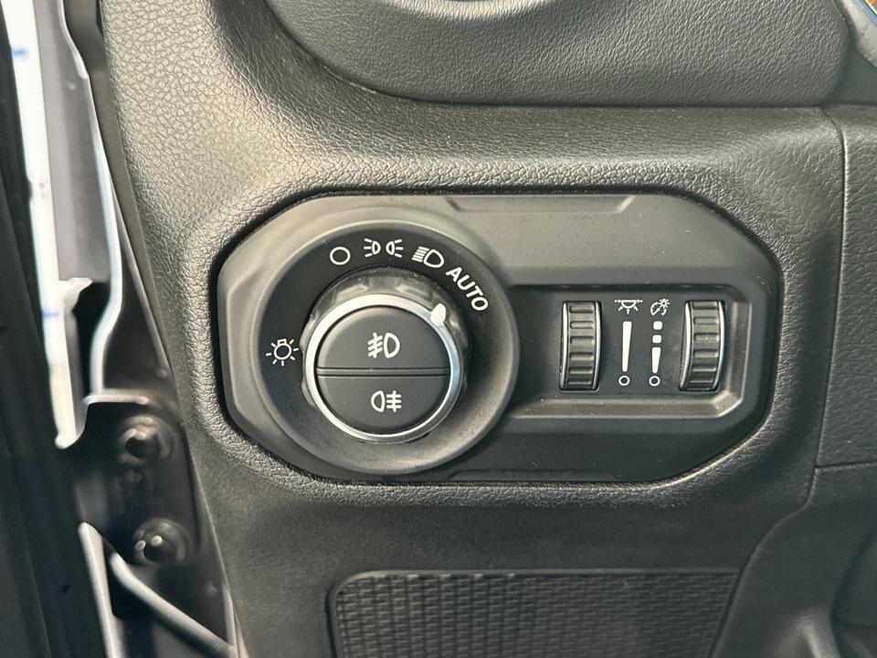 Jeep Wrangler 2.0T Sahara Auto 4WD