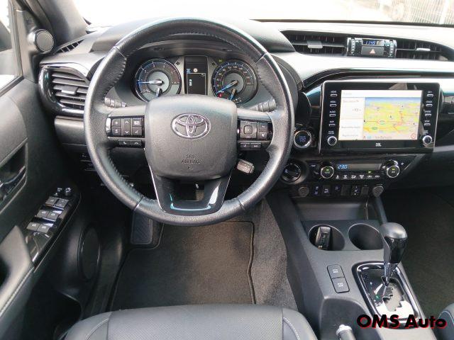 TOYOTA Hilux 2.8 D A/T 4WD 4 porte Double Cab Invincible N1