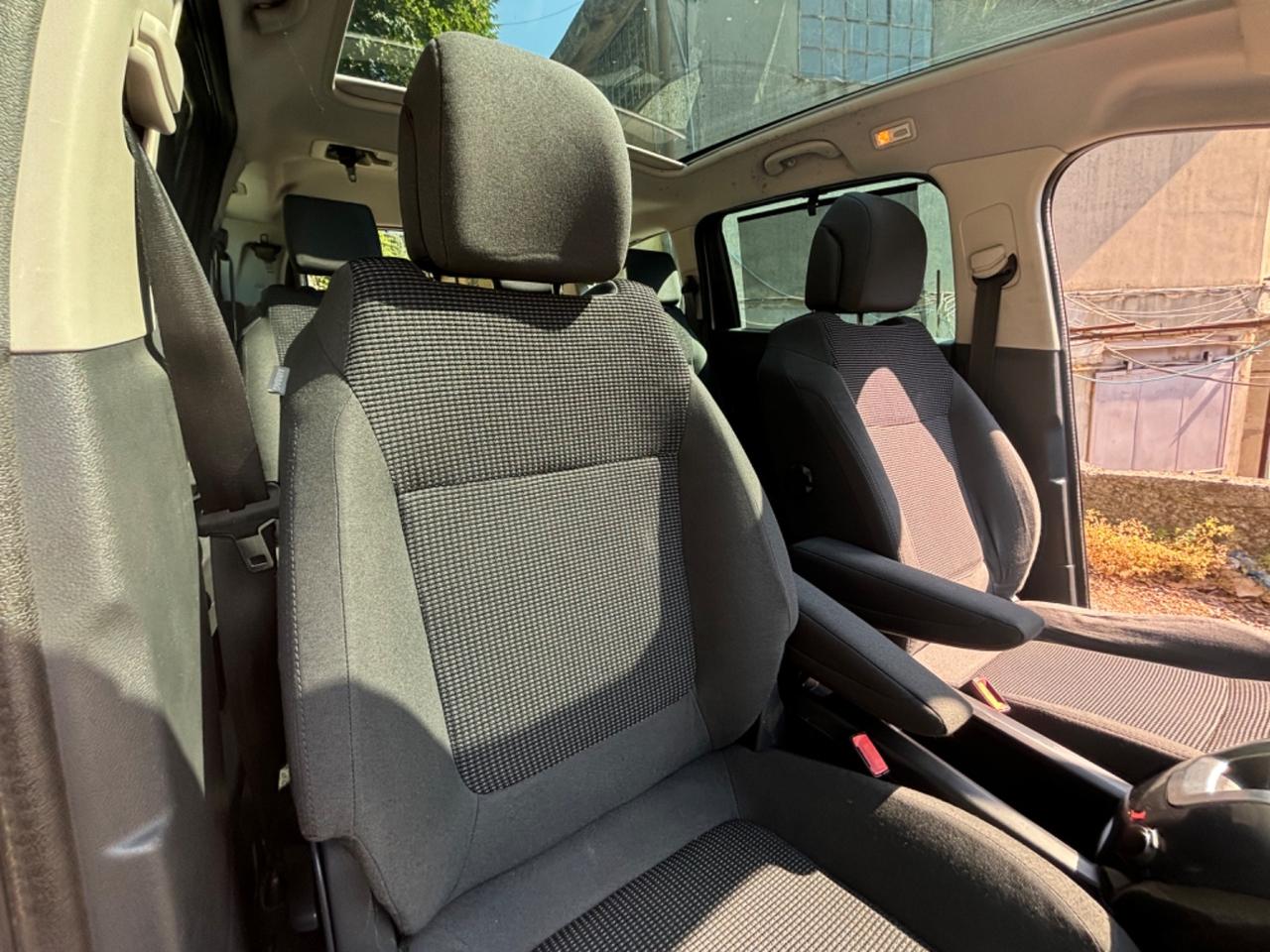 Peugeot 5008 2.0 HDi 150CV Allure