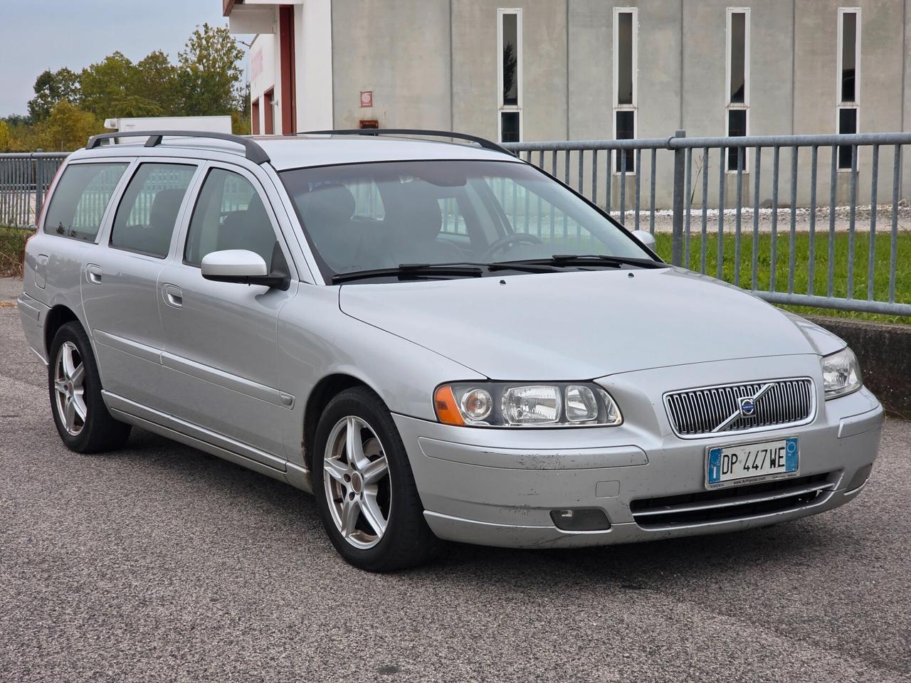 Volvo V70 2.4 D5 AWD Summum