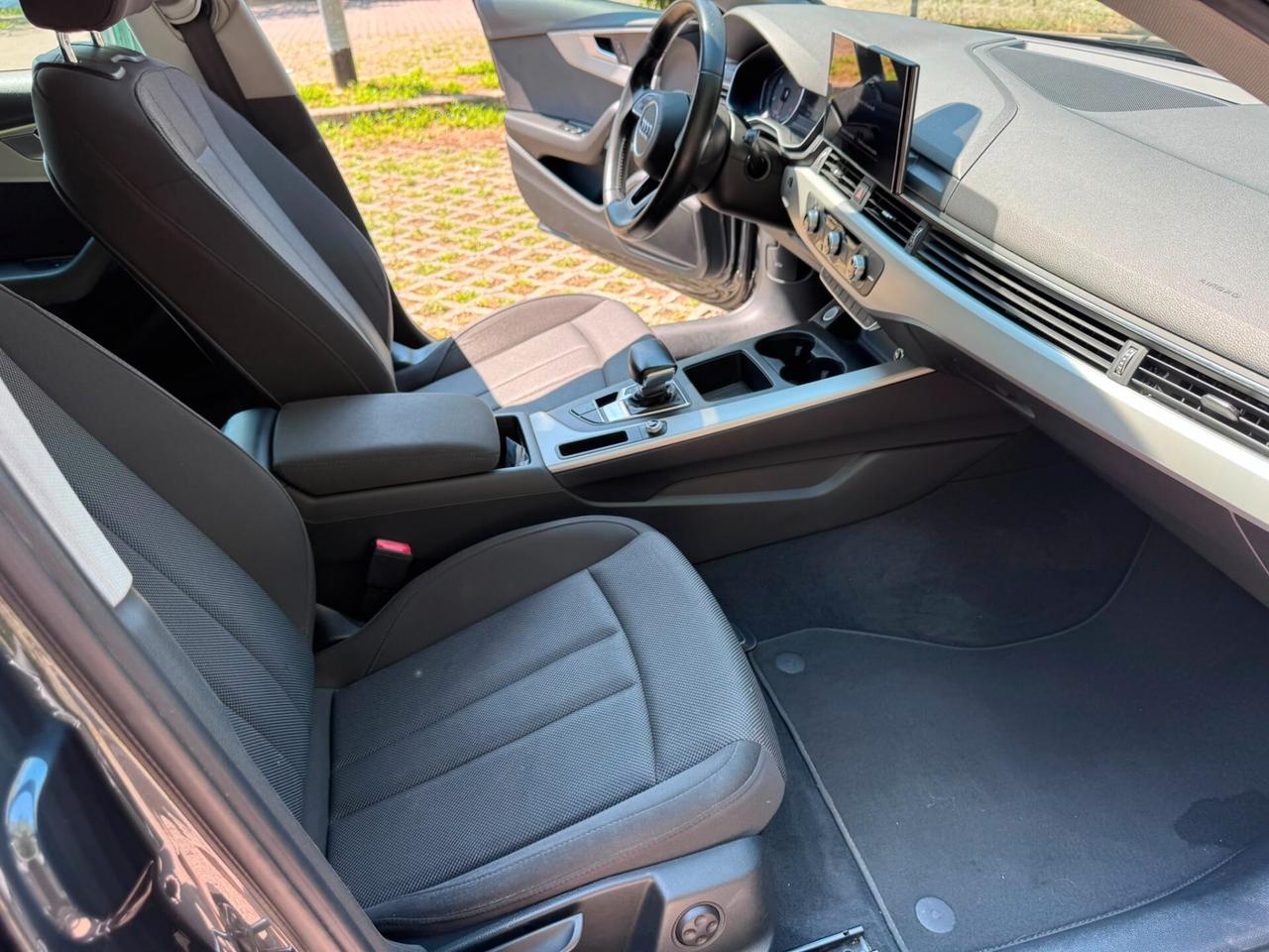 Audi A4 Avant 30 TDI/136 CV S tronic Business Advanced*EURO6