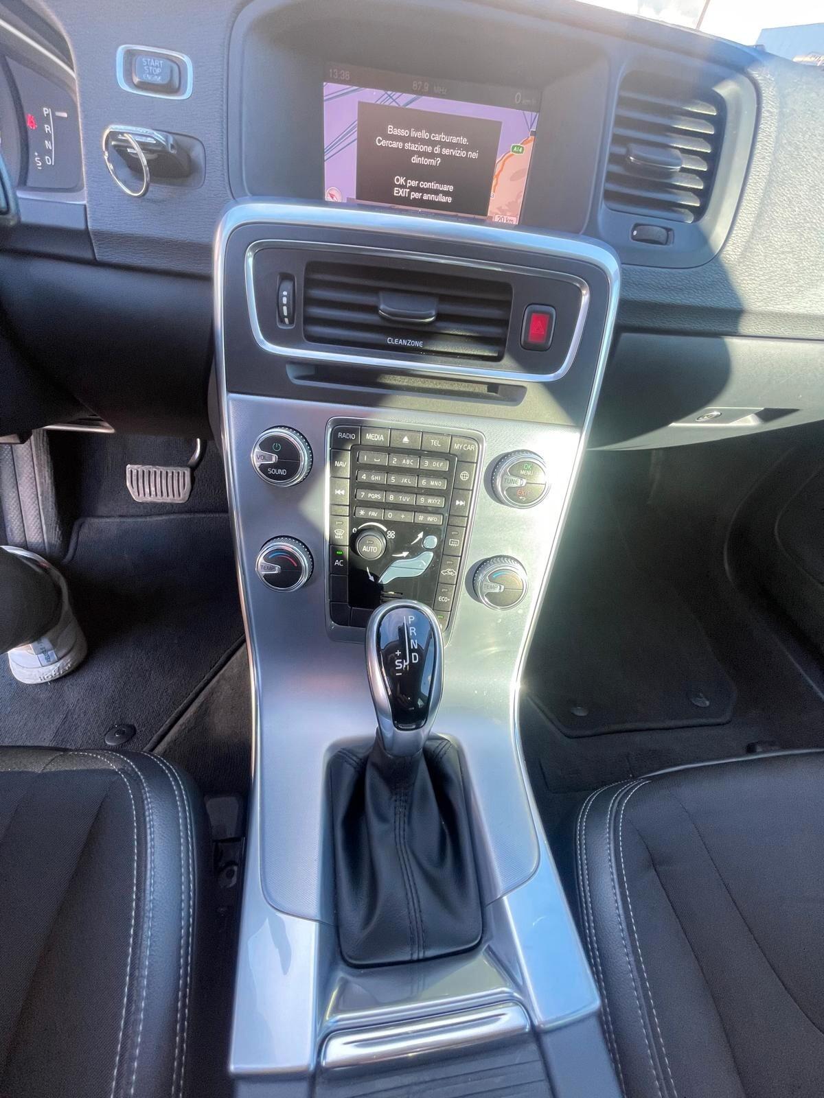 Volvo S60 Cross Country D3 Pro