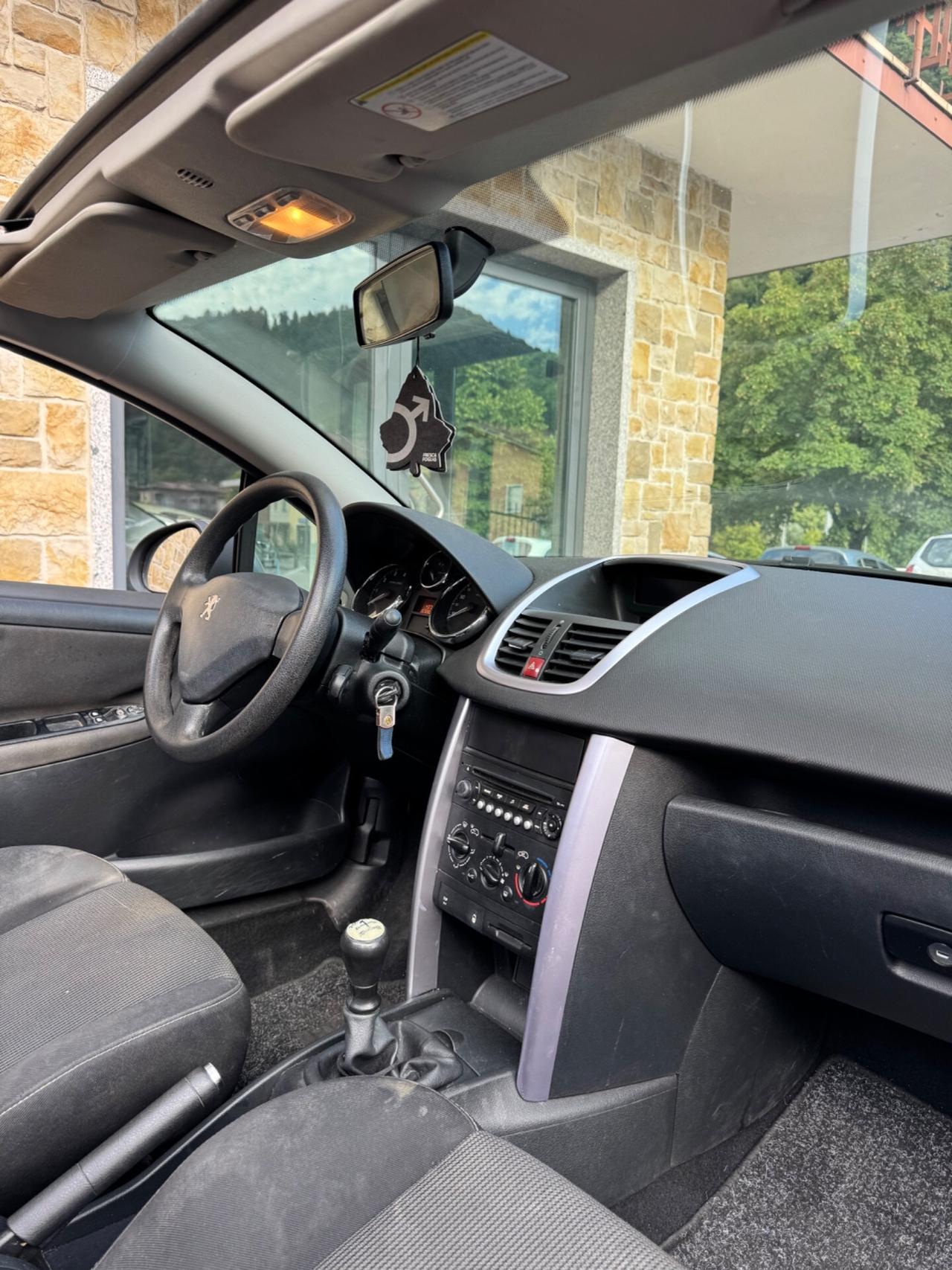 Peugeot 207 1.6 THP 150CV CC Féline