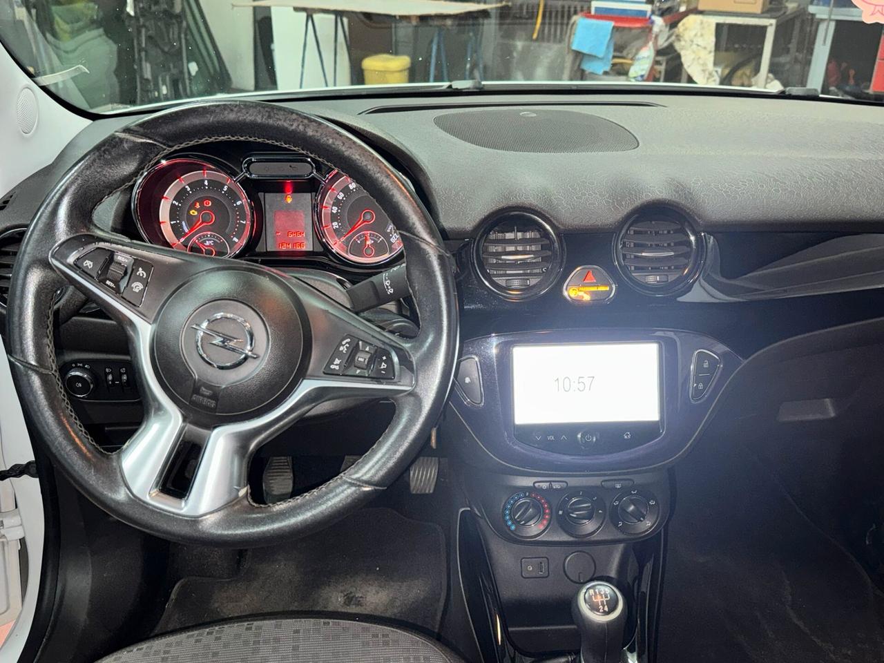 Opel Adam 1.2 70 CV White-Black
