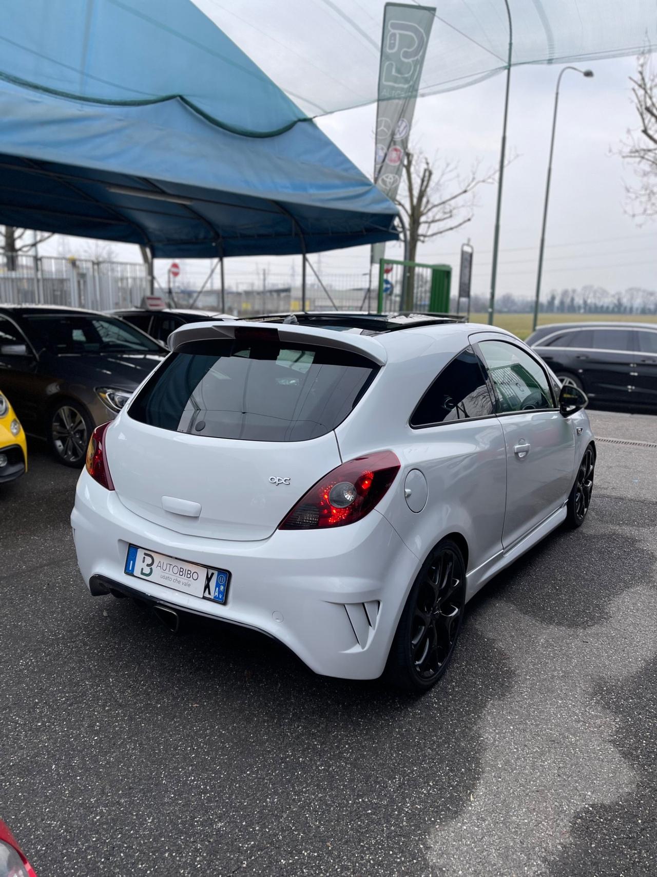 Opel Corsa 1.6 T 192CV 3 porte OPC