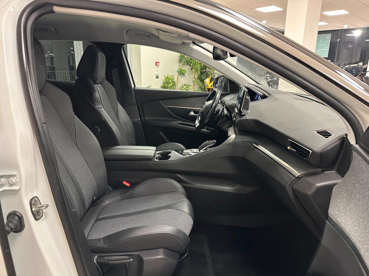 Peugeot 3008 BlueHDi 130 S&S EAT8 Allure Pack 2022