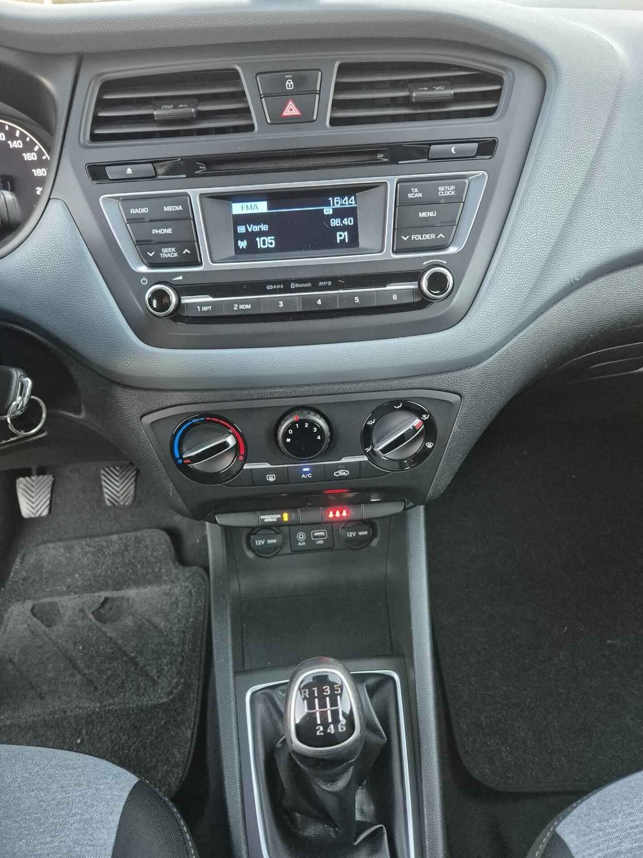 Hyundai i20 1.1 CRDi 12V 5 porte neopatentati