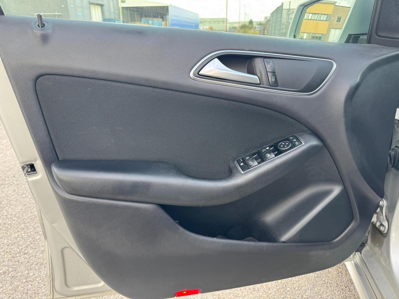 Mercedes-benz B 180 d Premium