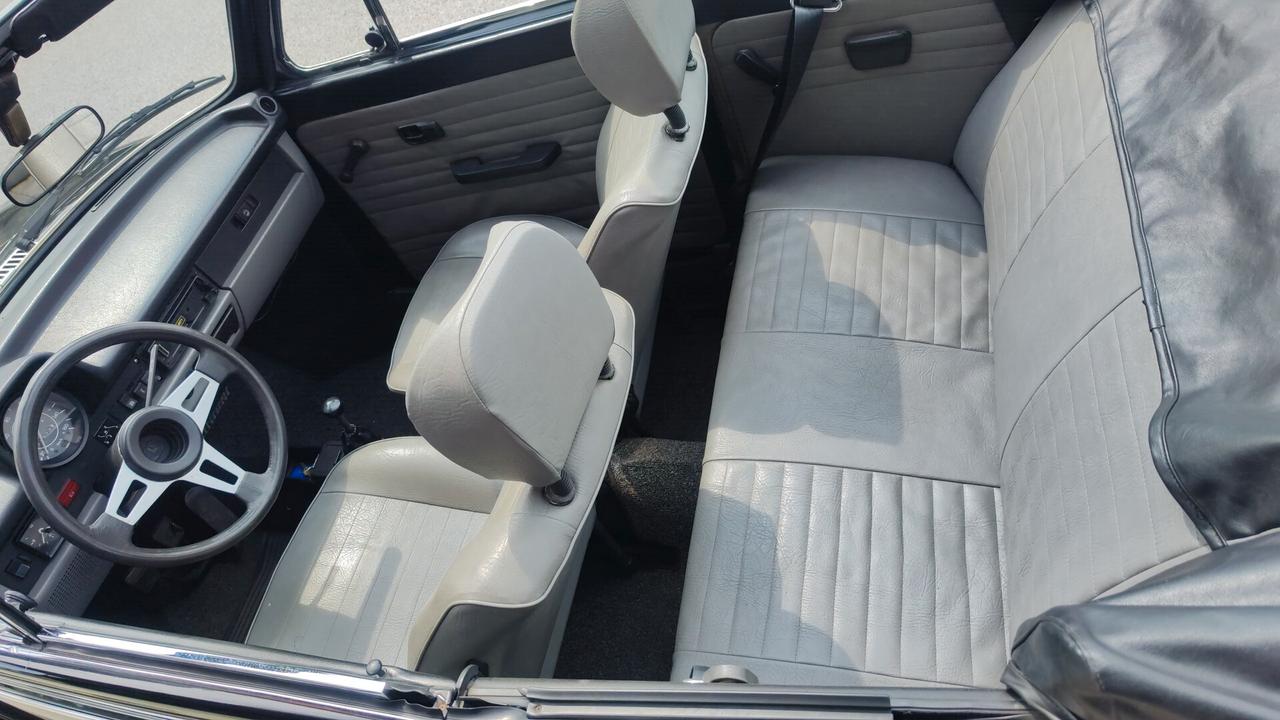 Volkswagen Maggiolino CABRIO o COUPE'