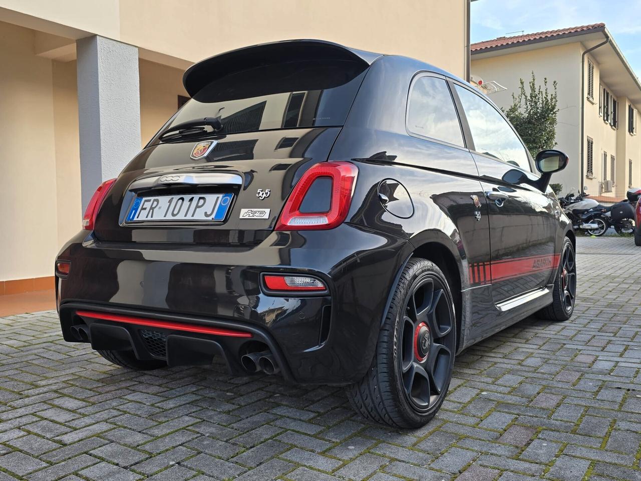 Abarth 595 1.4 Turbo T-Jet 160 CV Pista leggere descrizione