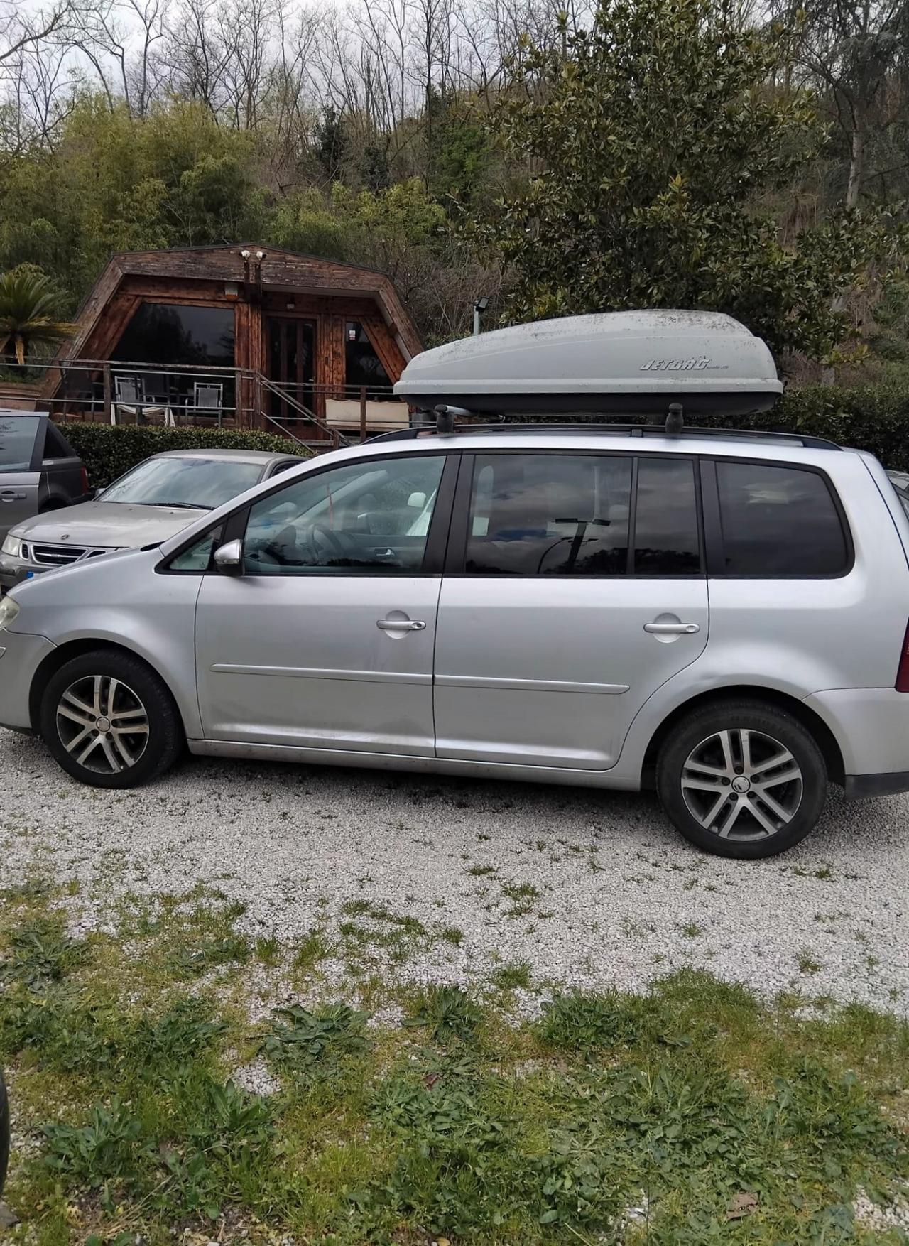 Volkswagen Touran 7 POSTI