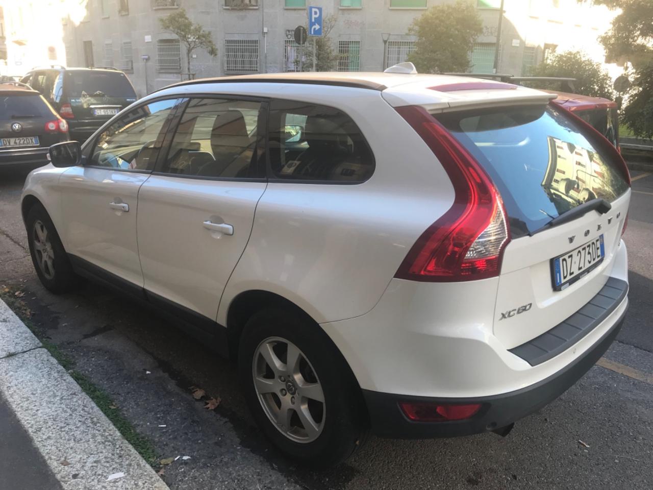 Volvo XC 60 XC60 2.4 D 175 CV FWD DRIVe Momentum