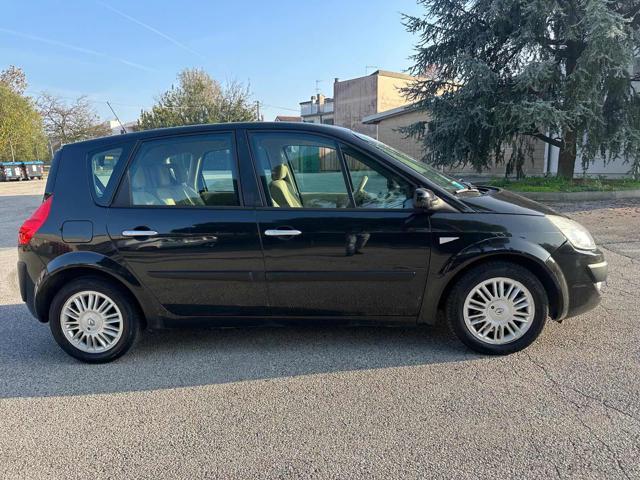 RENAULT Grand Scenic 1.6 senza nessun lavoro da fare Bellissima