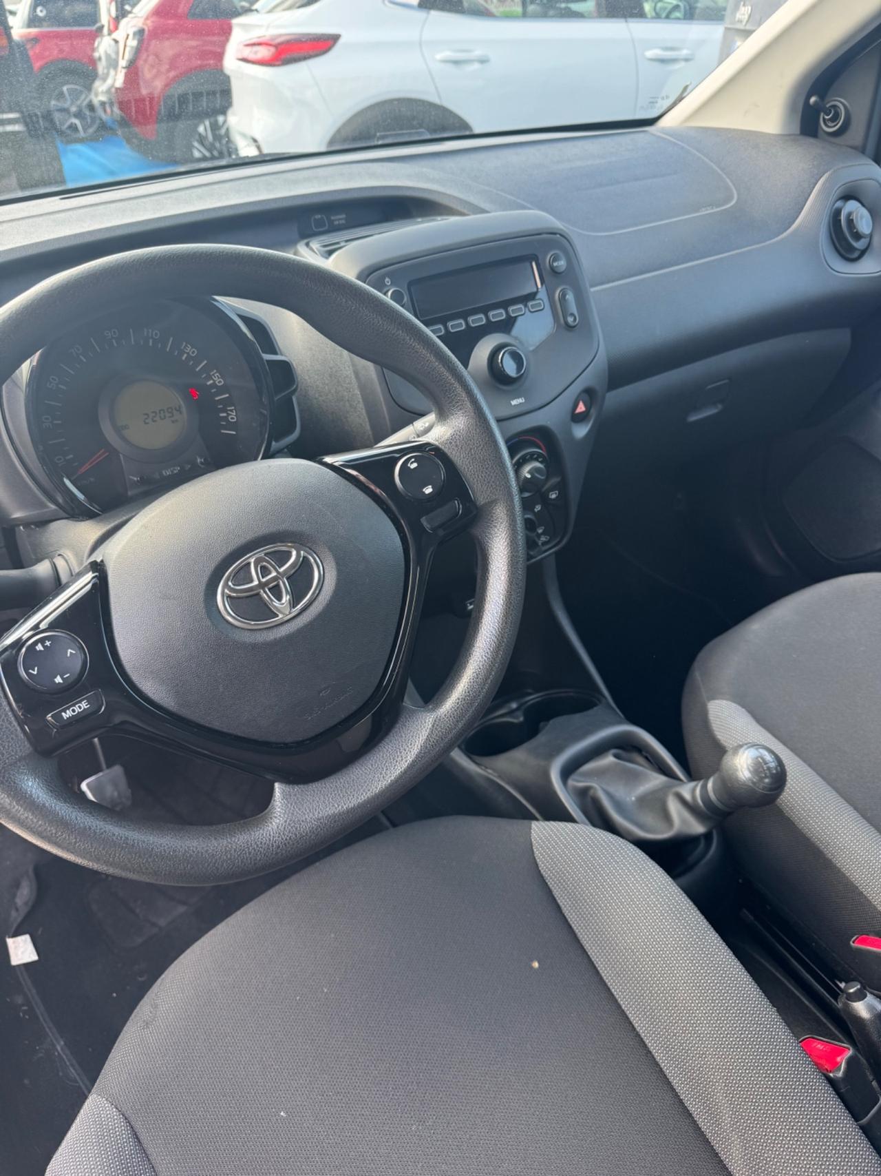 Toyota Aygo Connect 1.0 VVT-i 72 CV 5 porte x-fun