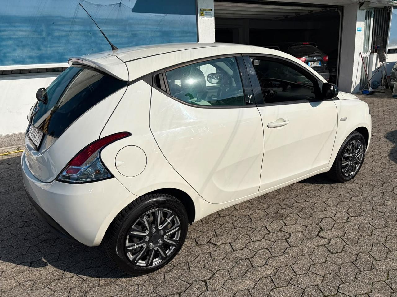 Lancia Ypsilon 1.2 69 CV 5 porte Gold*EURO6*NEOPATENTATI