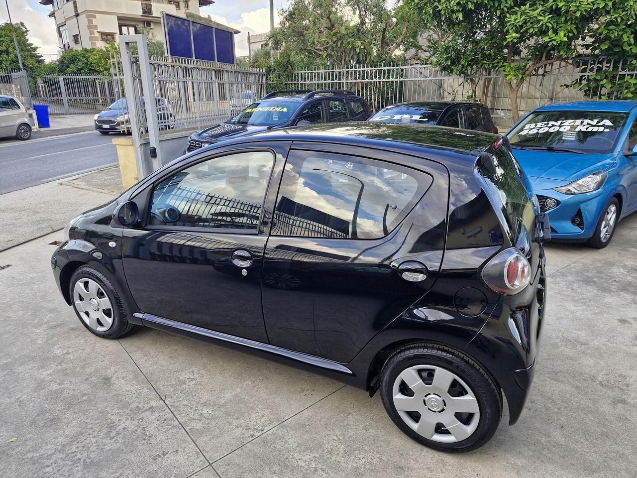 TOYOTA AYGO 1.0 BENZINA 5 PORTE ANNO 2009 130000KM