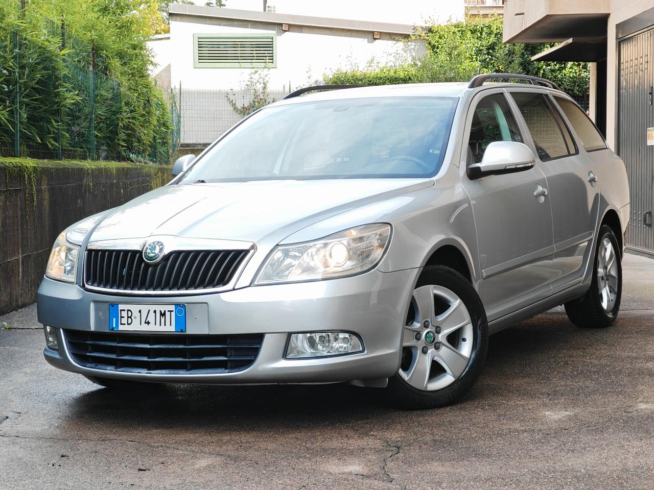 Skoda Octavia 1.6 TDI 105cv DSG / 78.000km / Unipro