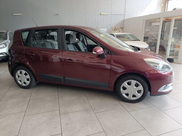 RENAULT Scenic Scénic XMod 1.5 dCi 110CV EDC