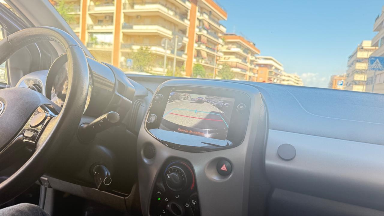 Toyota Aygo 1.0 VVT-i 72 CV 5 porte x-play LED NAVI CAR PLAY KAMERA CERCHI 16 BLUETOOTH