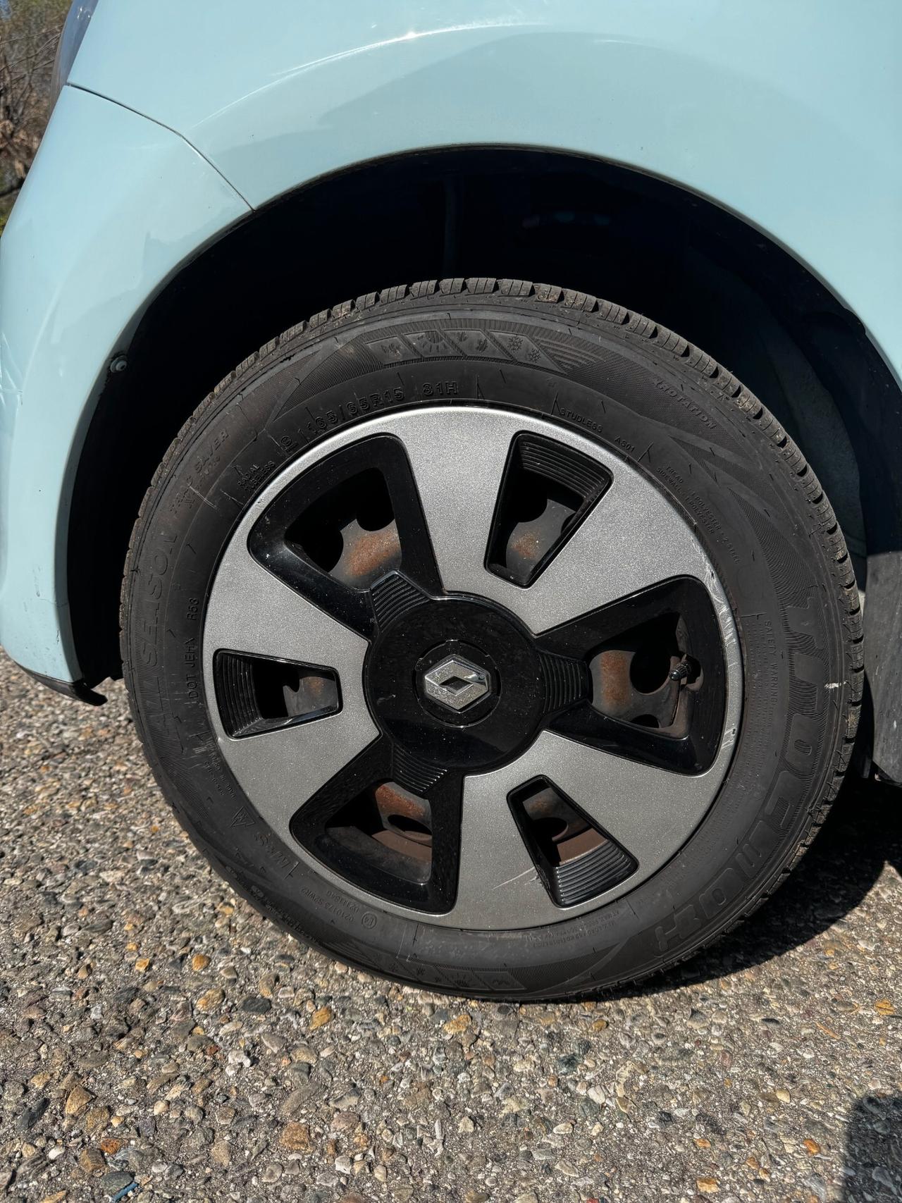 Renault Twingo 1.0 52kW Benz 5p *59.000 km*