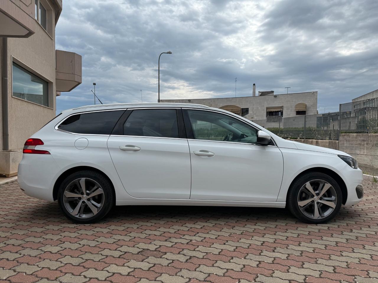 Peugeot 308 BlueHDi 120 S&S SW Allure Pelle Navi FullLed