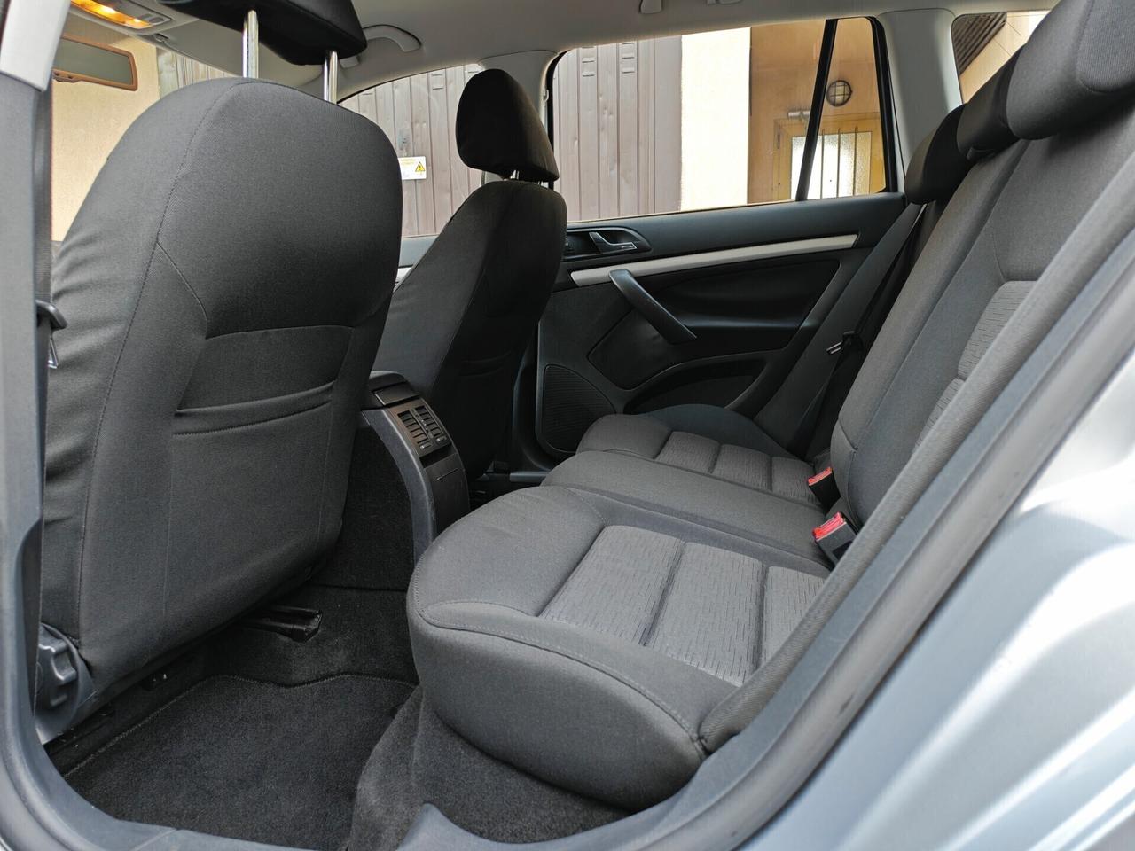 Skoda Octavia 1.6 TDI 105cv DSG / 78.000km / Unipro