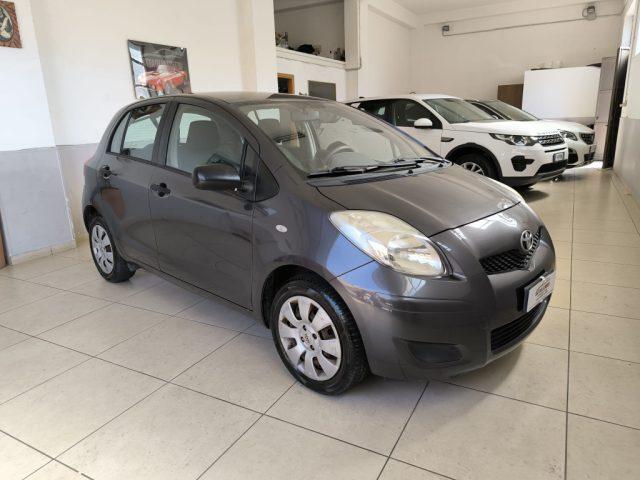 TOYOTA Yaris 1.0 5 porte Now