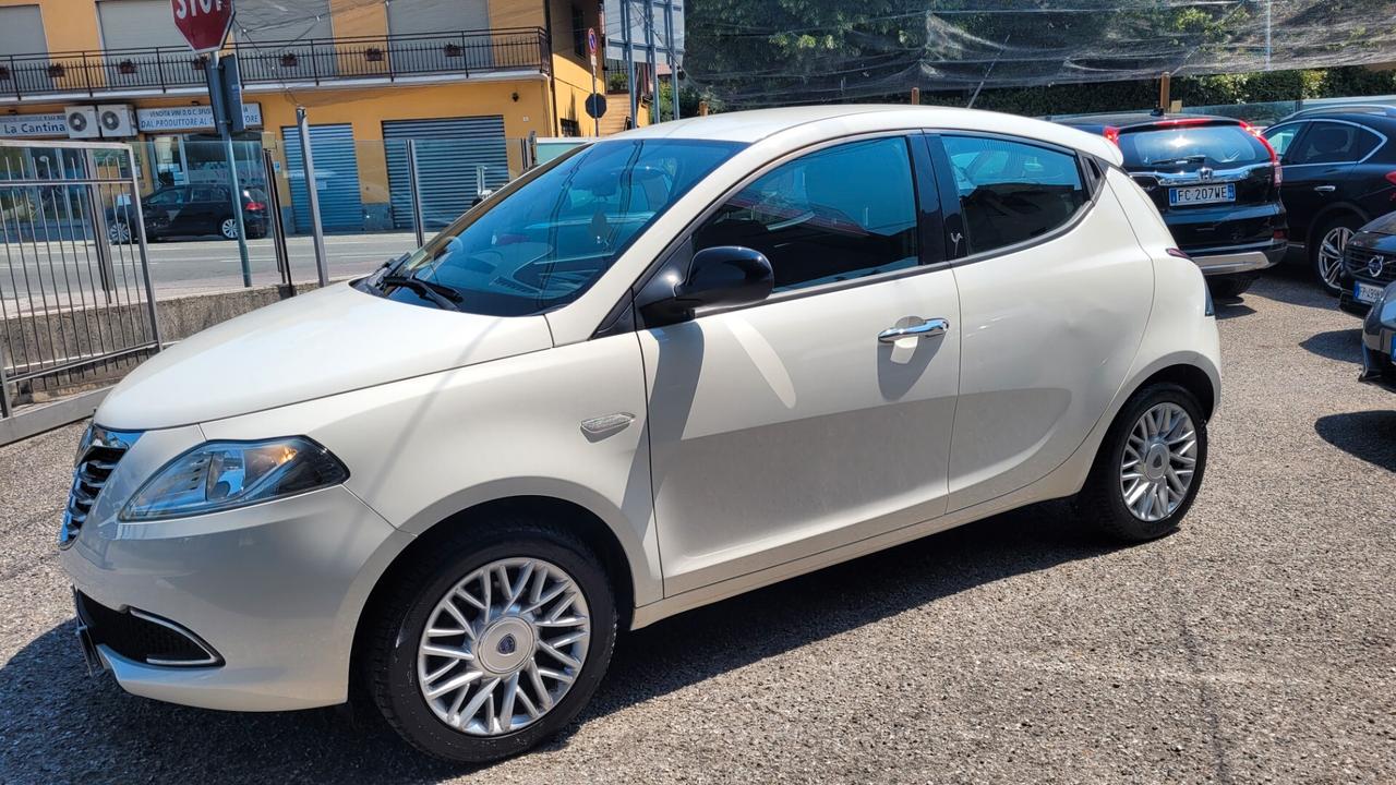 Lancia Ypsilon 1.2 5 porte Platinum ..