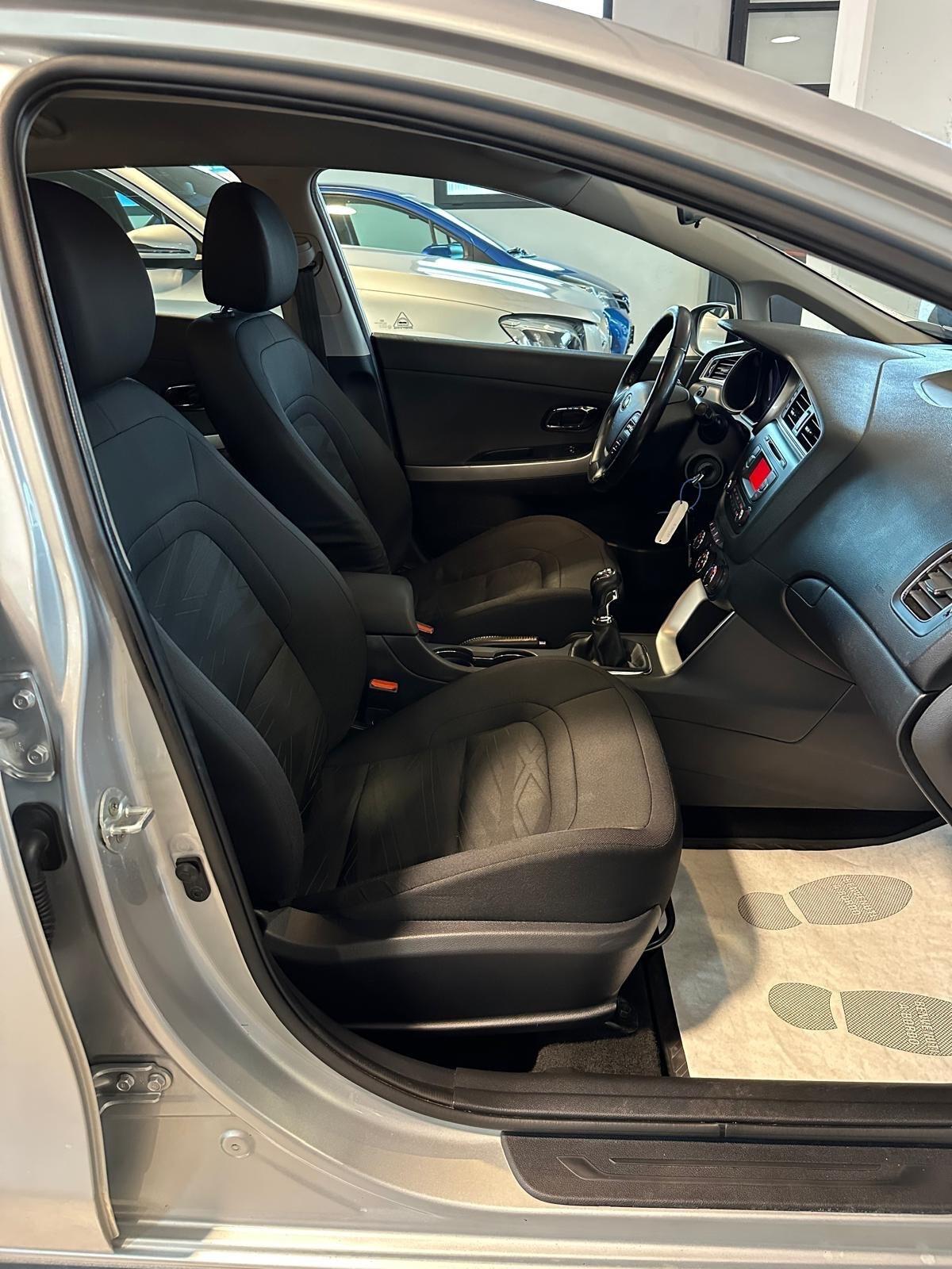 Kia Ceed cee'd 1.4 CRDi 5 porte Cool