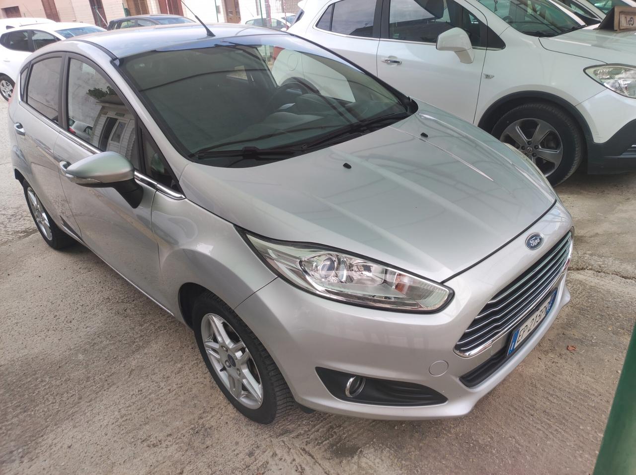 Ford Fiesta 1.5 TDCi 75CV 5 porte Titanium