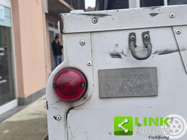 LAND ROVER Defender 2.4 TD4 122 CV 110 Crew Cab