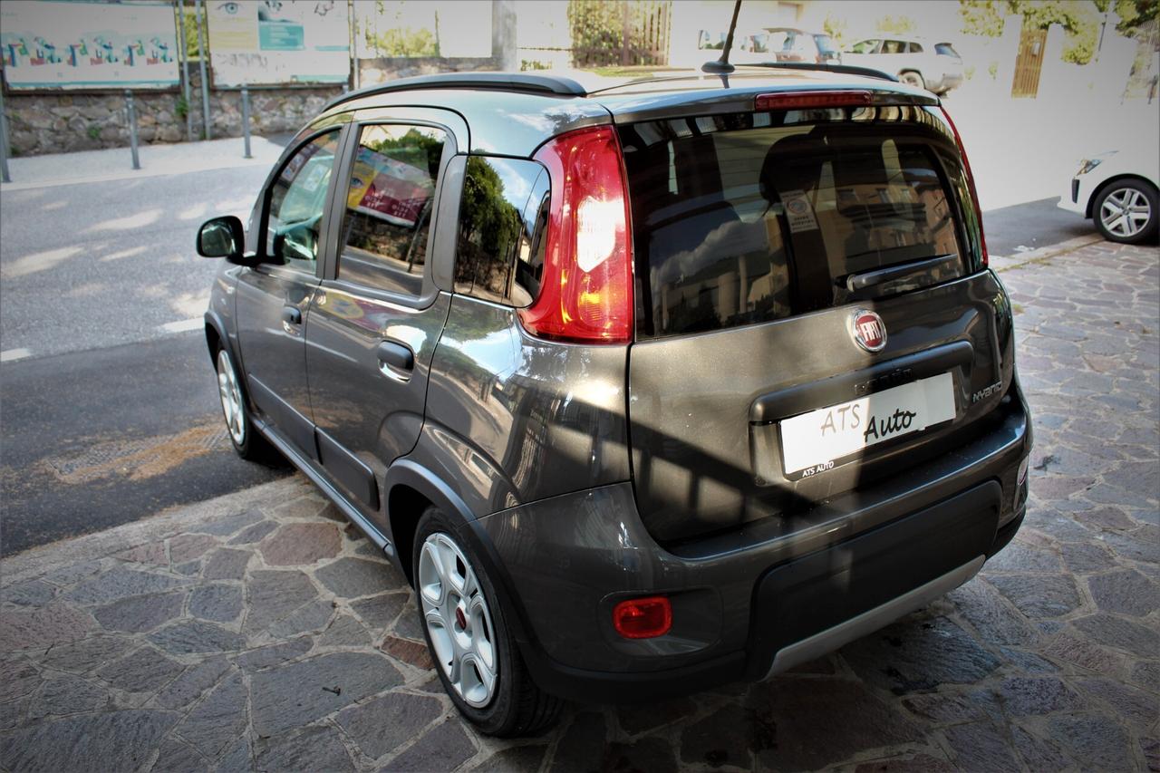 Fiat Panda 1.0 FireFly S&S Hybrid Garmin Full optional