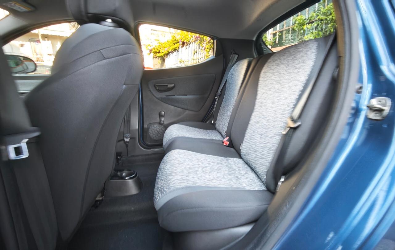 PARI A NUOVA YPSILON 1.0HYBRID 10/2023 KM 39.000