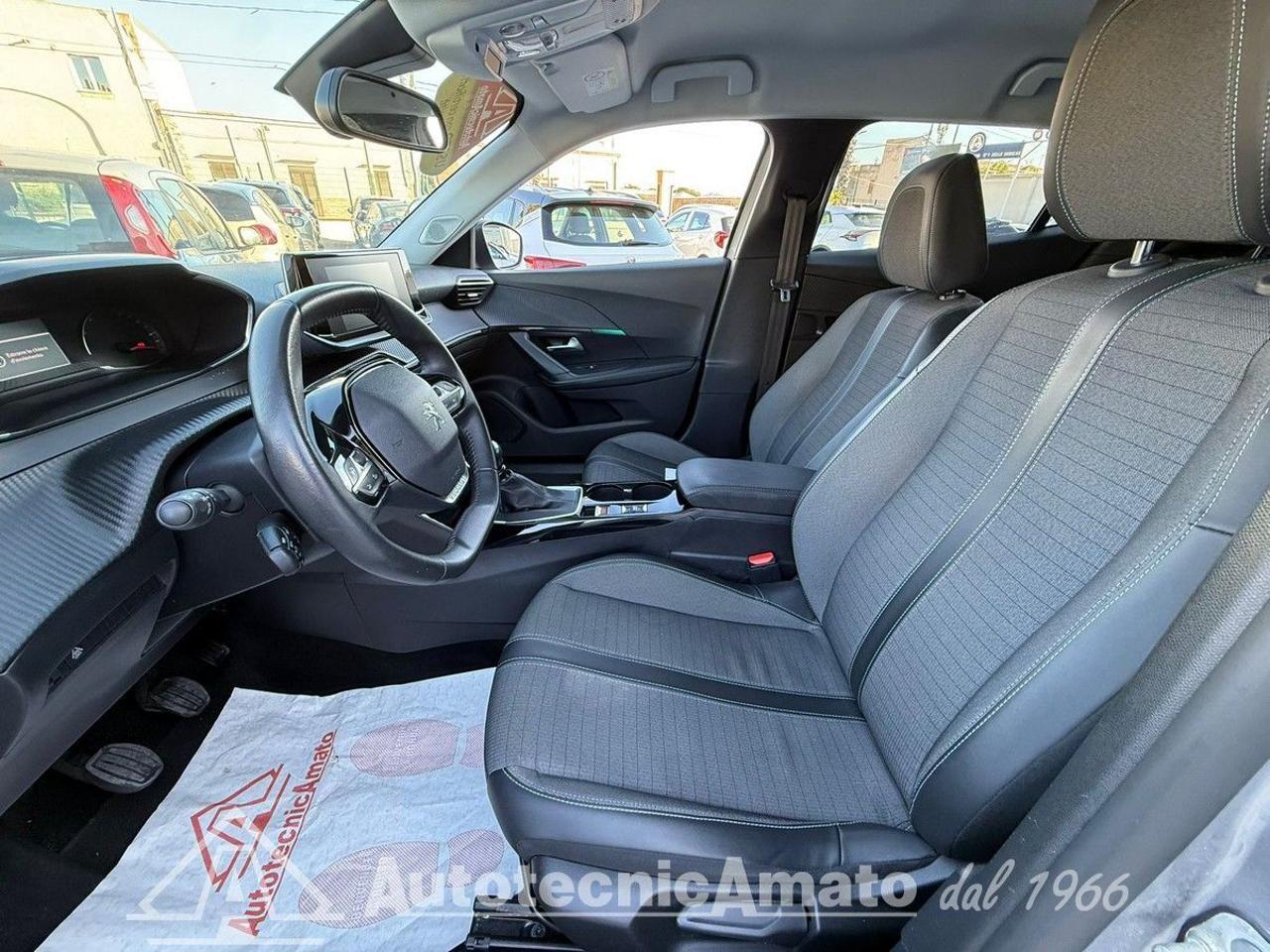 Peugeot 2008 PureTech 100 S&S Allure Pack