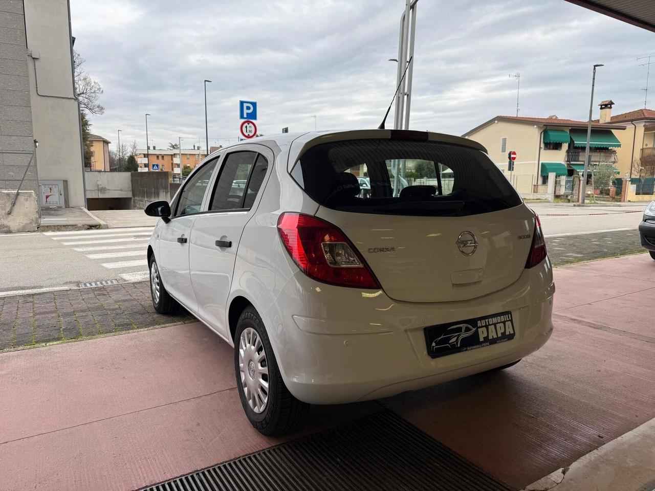 Opel Corsa 1.2 5 porte