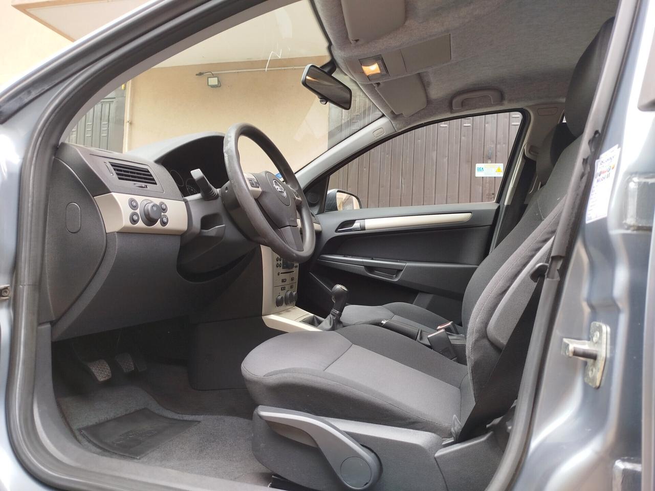 Opel Astra 1.4 BENZINA 90cv / 26.600km / Unipro