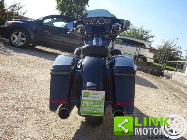 HARLEY-DAVIDSON FLHX Street Glide CVO