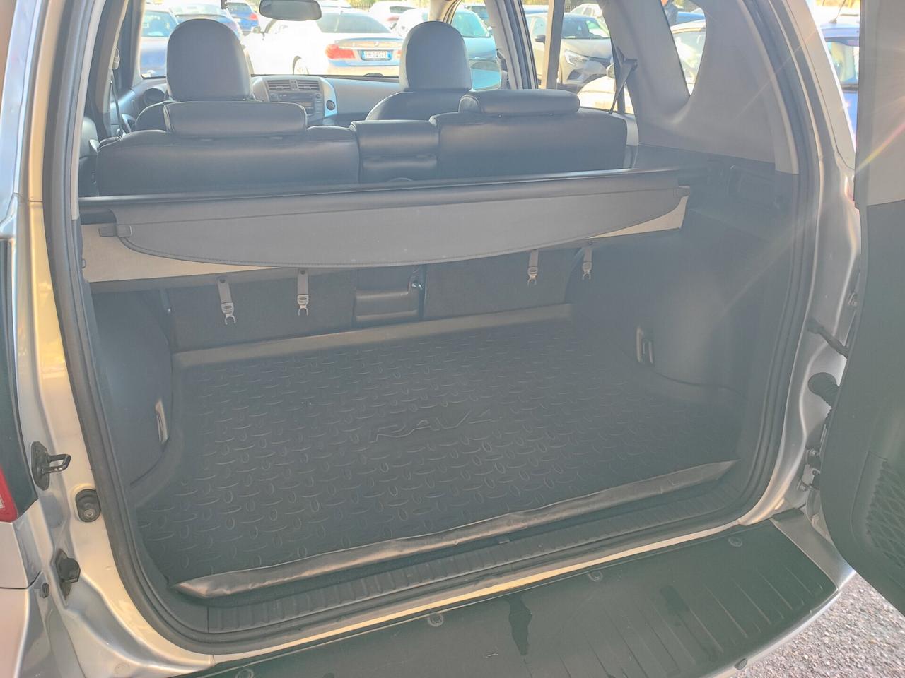 Toyota RAV 4 RAV4 Crossover 2.2 D-4D 150 CV DPF Exclusive GANCIO TRAINO