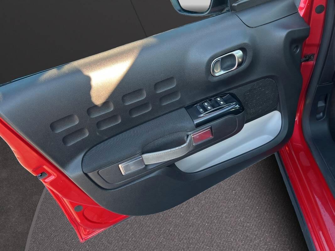 Citroen C3 1.2 puretech Shine s&s 83cv neopatentati