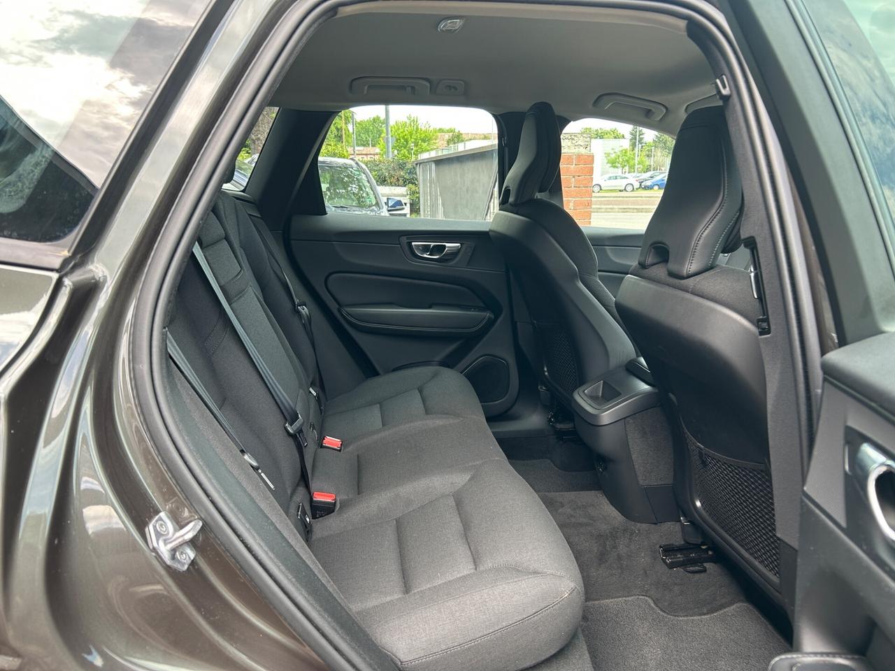 Volvo XC 60 XC60 B4 (d) AWD Geartronic Momentum