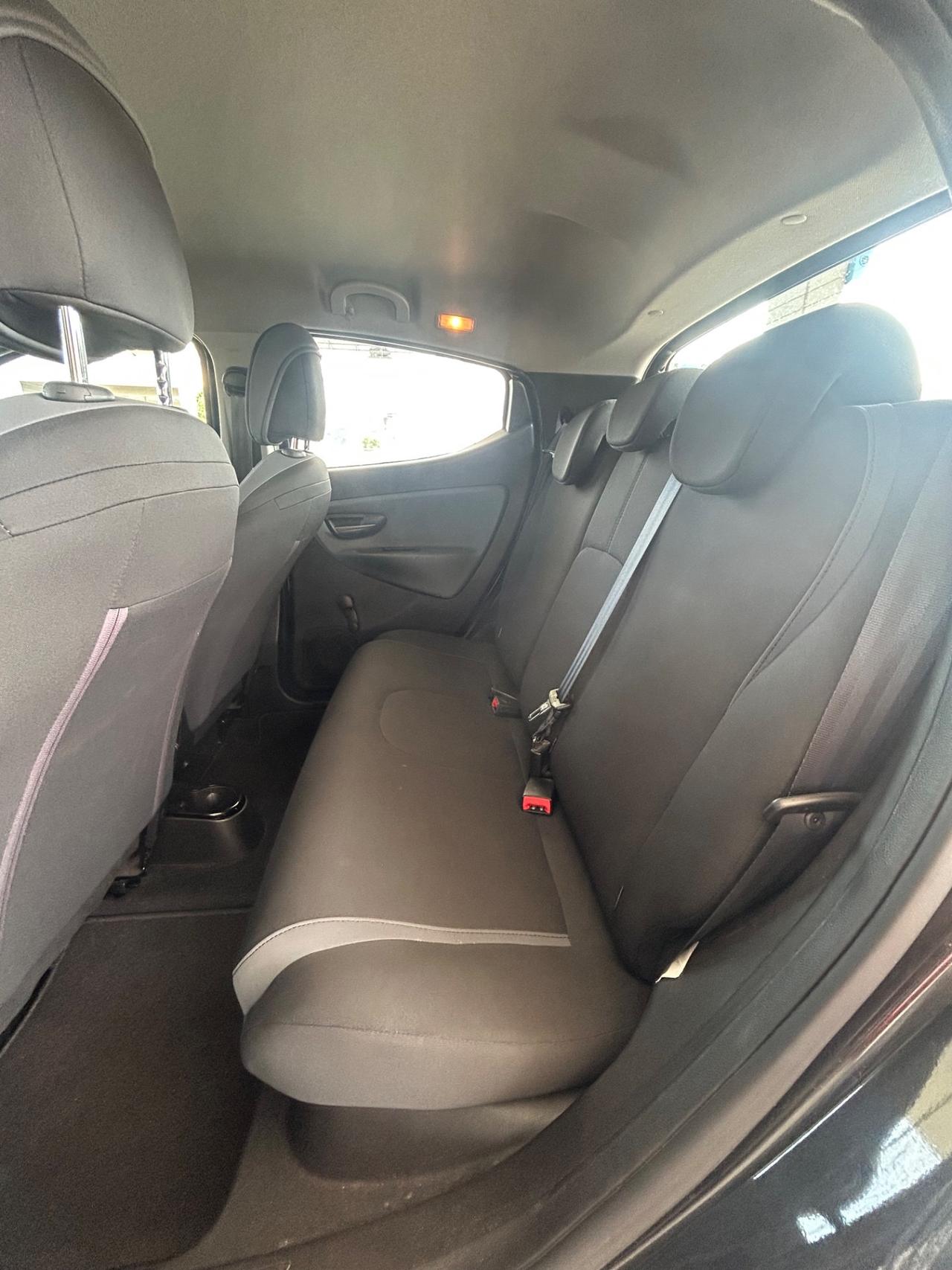 Lancia Ypsilon 1.2 69 CV 5p GPL Ecochic Gold