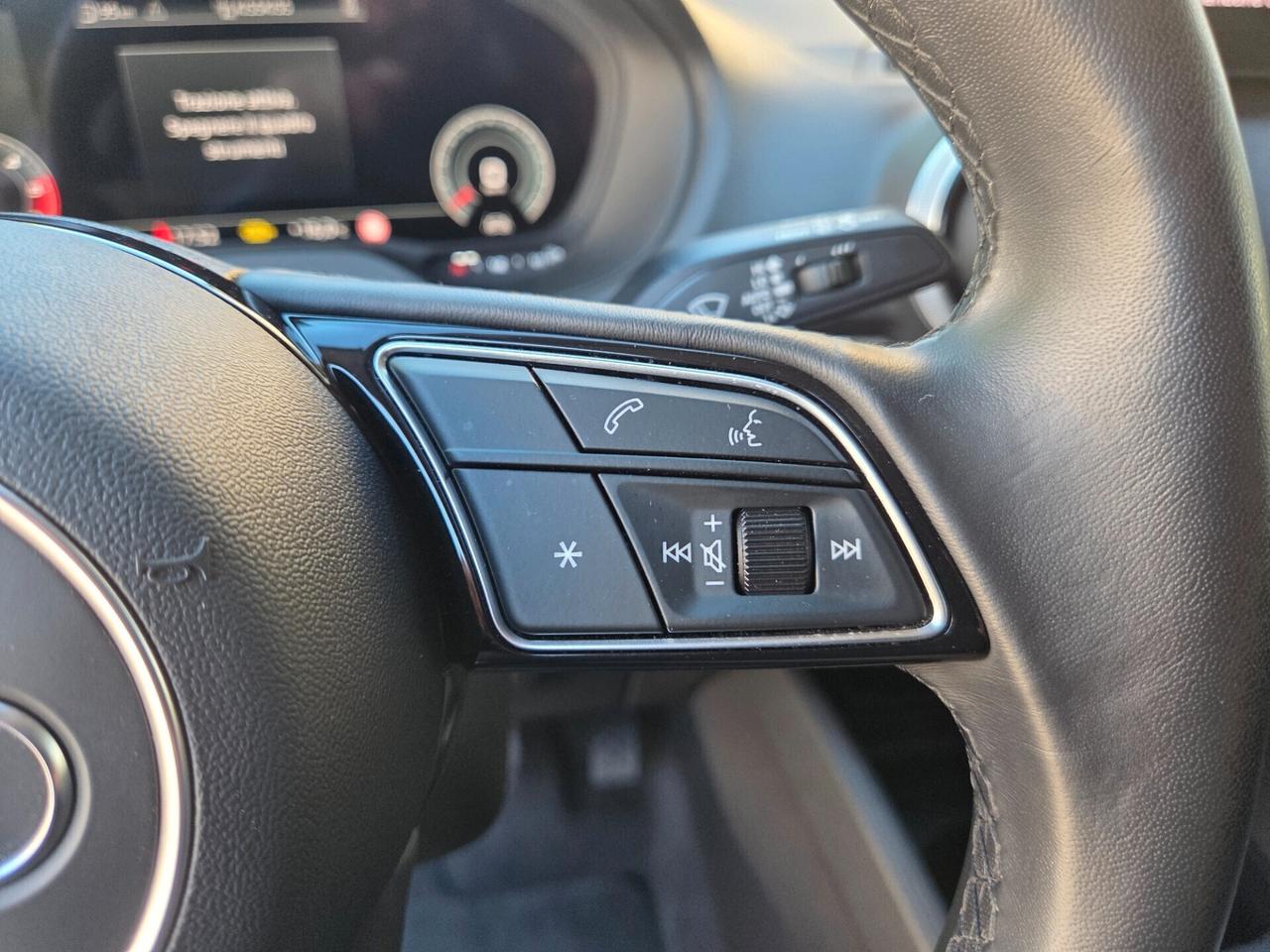 Audi Q2 30 TDI IDENTITY BLACK